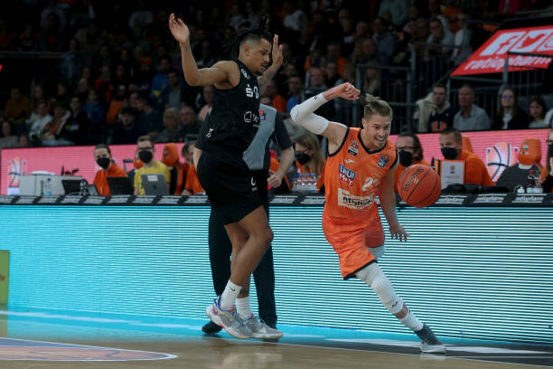 过举办青少 过举办青少