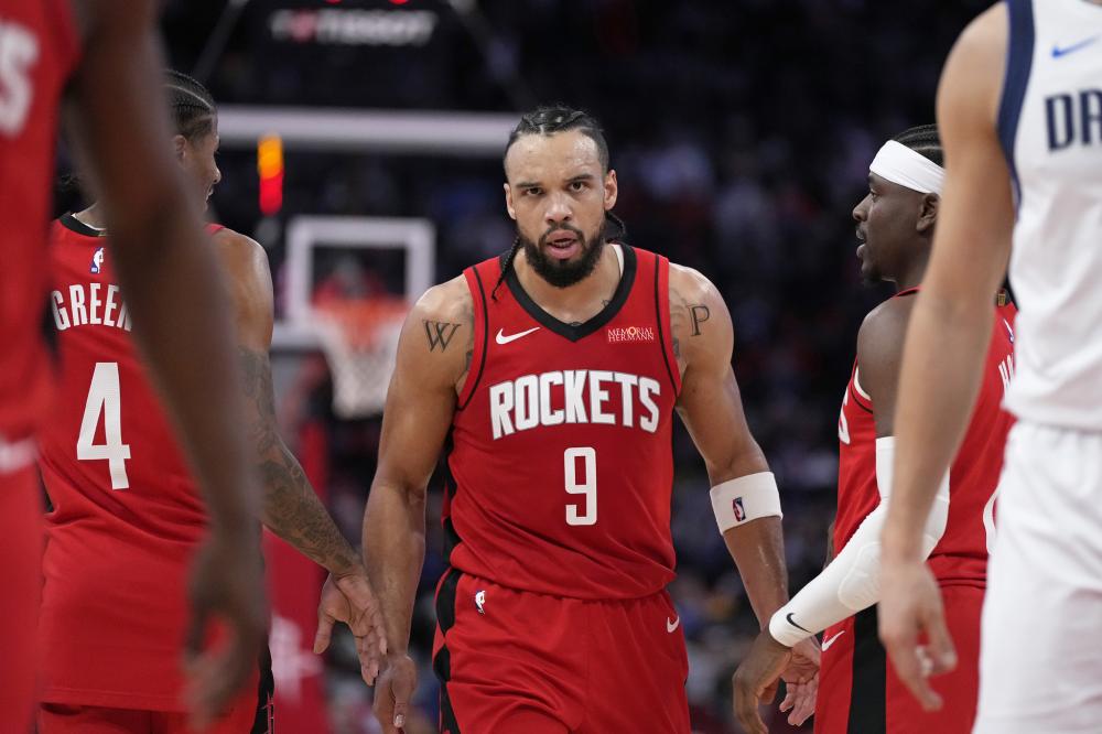 他们定期与 他们定期与