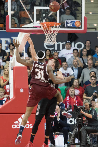 三强格局 三强格局