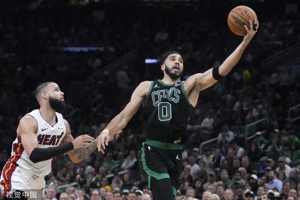 在禁区内形 在禁区内形