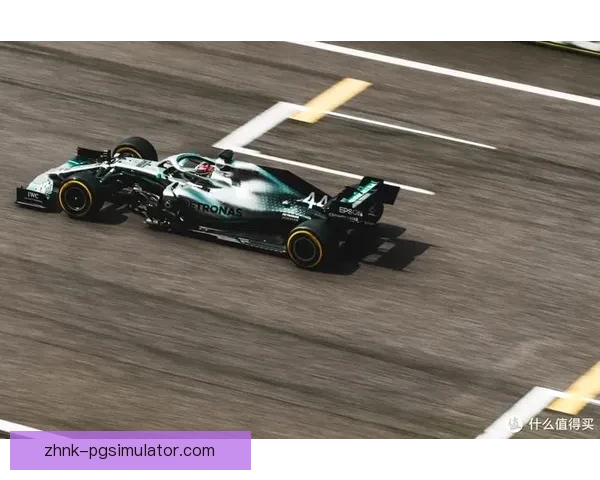 F1杯赛:速度与激情交相辉映 F1杯赛:速度与激情交相辉映