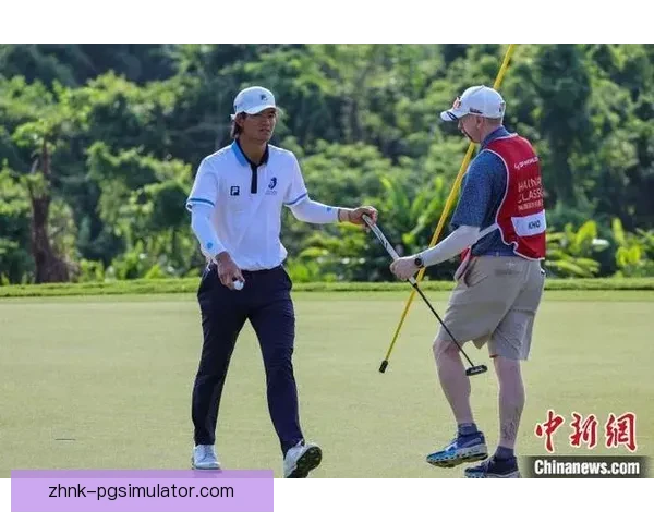 挥杆风采：高尔夫巡回赛事精彩时刻